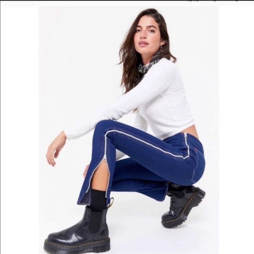 NWT Zipper tear away pinup jeans sz 24